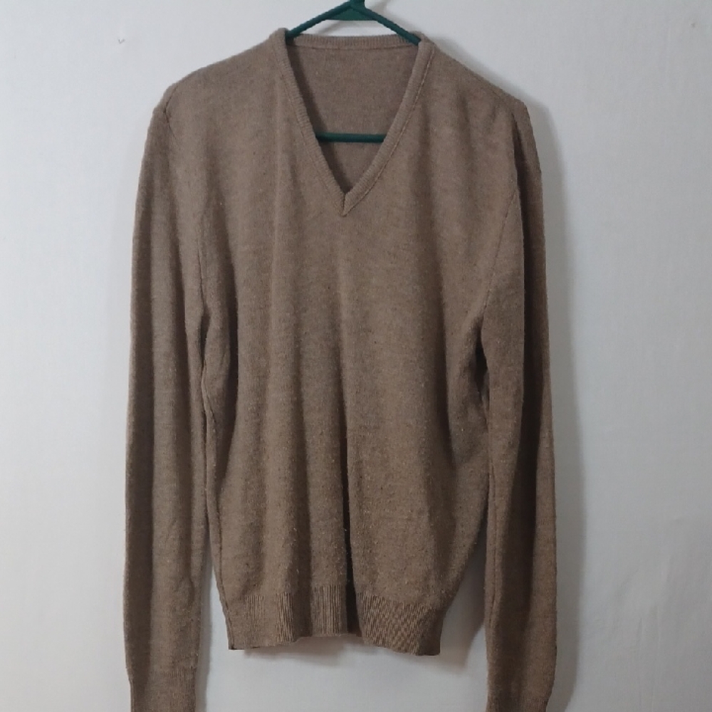 Men's Tan V-Neck Sweater Size Large Union Tag